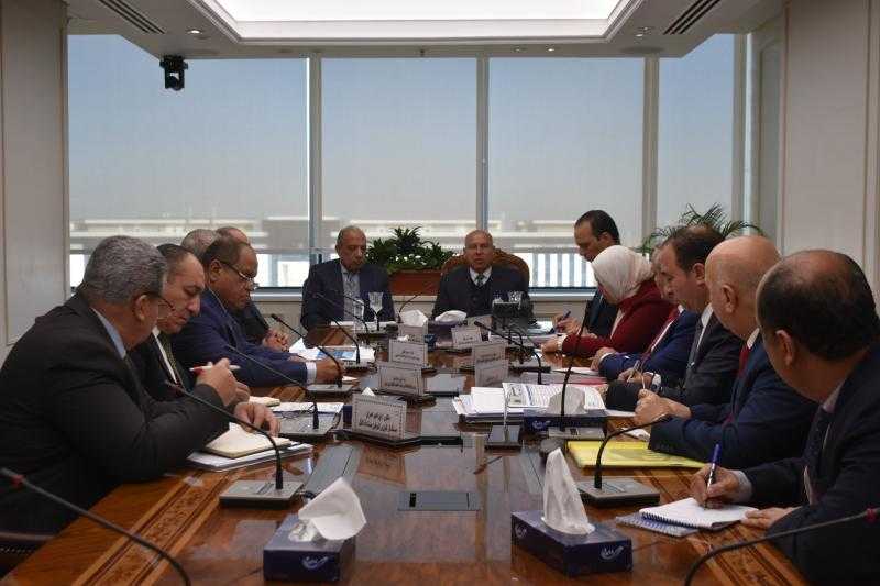 وزيرا النقل وقطاع الأعمال يبحثان التعاون المشترك لتوطين صناعة الأتوبيسات في مصر
