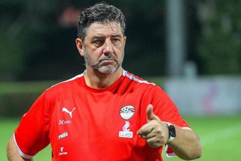 الصحف الأجنبية تعلق على إقالة فيتوريا من تدريب منتخب مصر