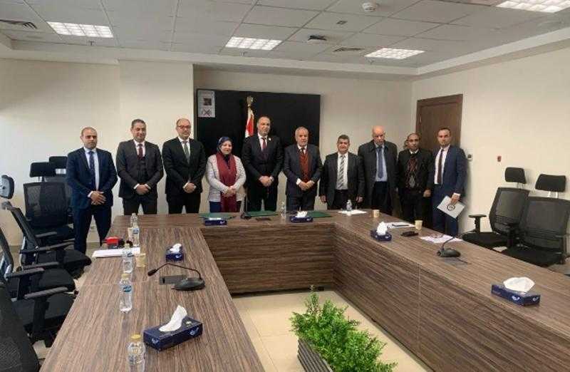 الكهرباء: إحلال الجزء المتعارض من الخط الكهربائي القنطرة غرب/شمال الإسماعلية بحوالي 318 مليون جنيه