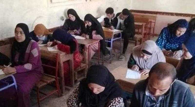 ”تعليم الكبار” بالمنيا: تنظيم 4 دورات امتحانية في العام