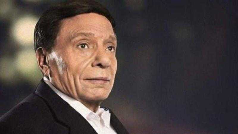 وائل إحسان: عادل إمام أطول ممثل وقوفاً على خشبة المسرح في العالم