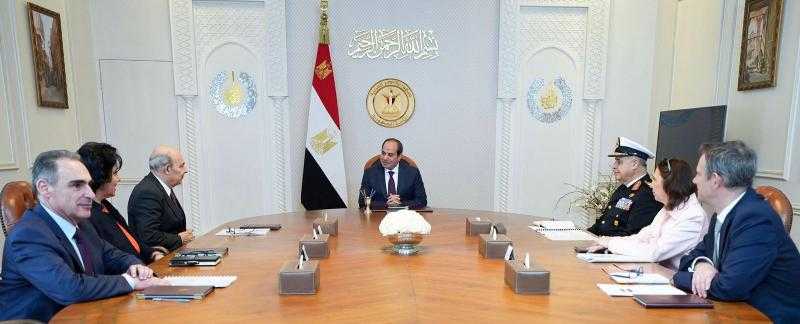 الرئيس السيسي يؤكد ترحيب مصر بالتعاون مع ”داسو” الفرنسية لامتلاكها خبرات عريقة في الصناعات العسكرية