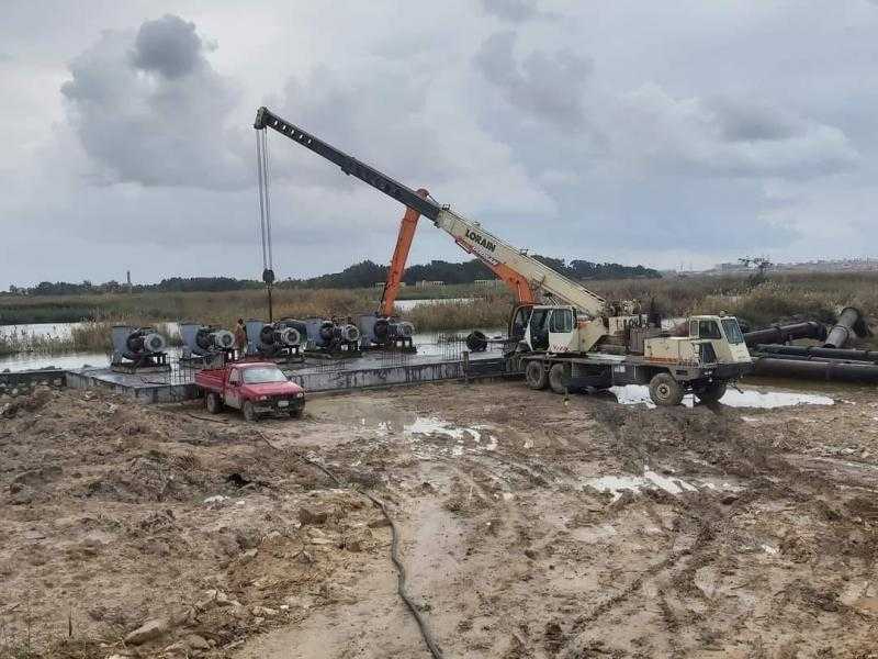 وزير الري يتابع إجراءات التعامل مع موجة الأمطار الغزيرة بمحافظات الوجه البحري