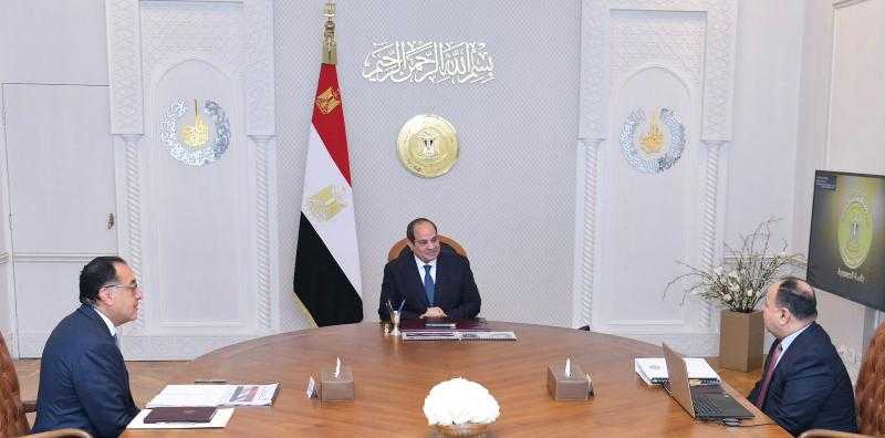تفاصيل اجتماع الرئيس السيسي برئيس الوزراء ووزير المالية
