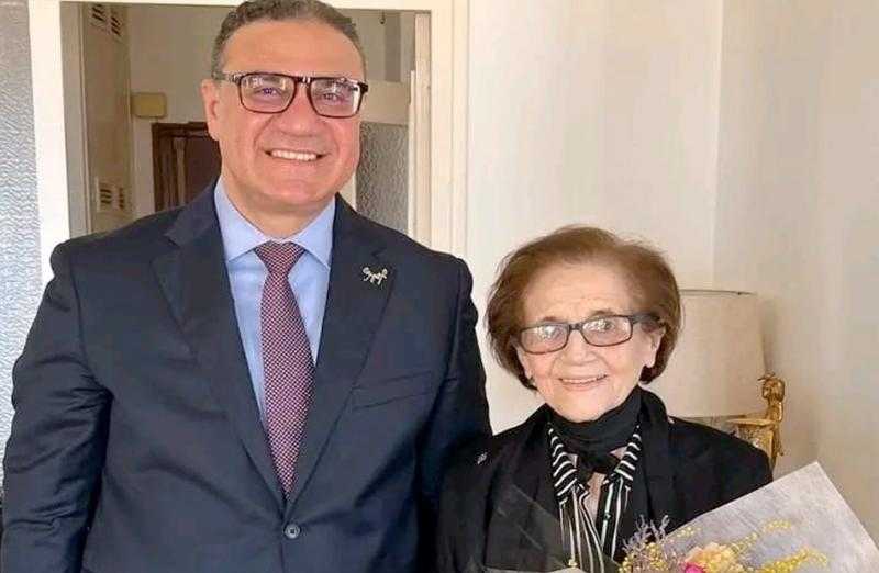 سفير مصر بالجزائر يشيد بتاريخ جميلة بوحيرد الحافل بالنضال بما جعلها أيقونة مهمة للثورة الجزائرية