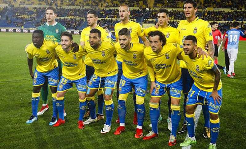 لاس بالماس يفوز على بلنسية في الدقائق الأخيرة بالدوري الإسباني