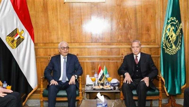 وزير التعليم يضع حجر أساس مدرسة مويس الابتدائية خلال زيارته للقليوبية
