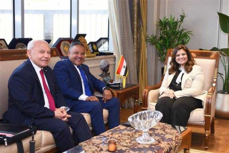 تعاون جديد بين وزارة الهجرة وجمعية الصداقة المصرية الهولندية لدعم القطاع الصحي بمصر