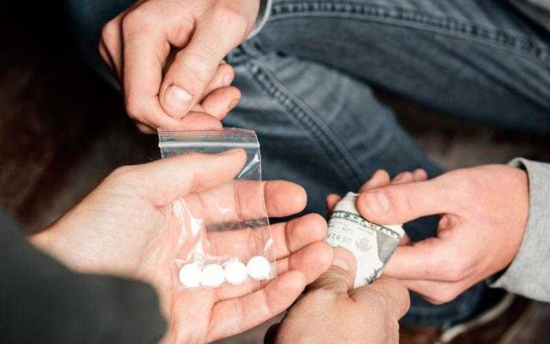 تفاصيل ضبط مروجي مخدرات بـ 3 محافظات