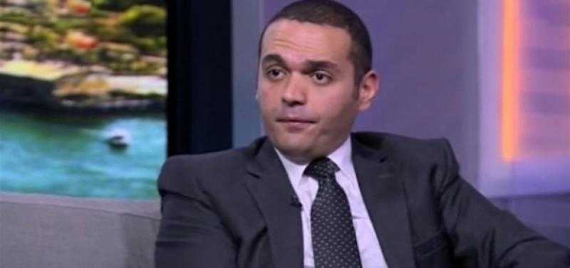 خبير اقتصادي يحدد طرق التغلب على ازمة الدولار.. فيديو