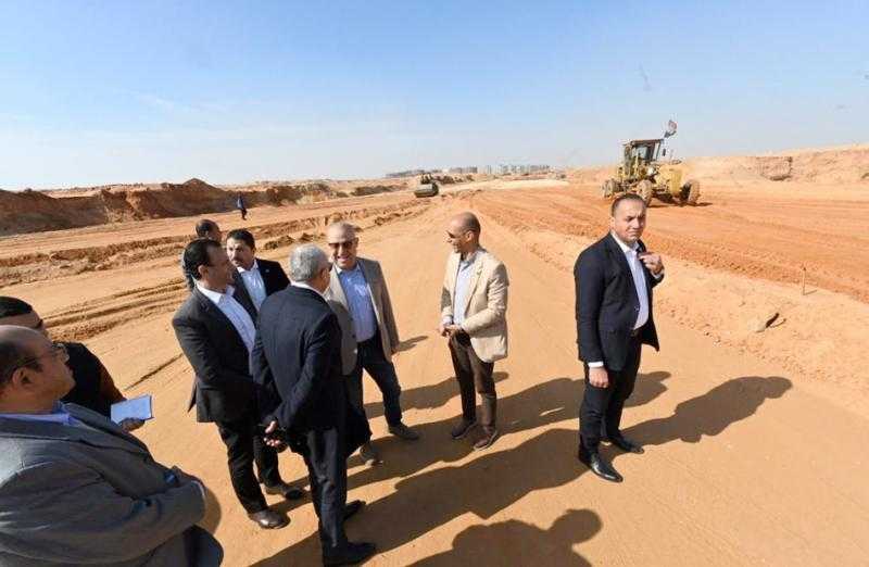 وزير الإسكان يتفقد أعمال الطرق والمرافق بالتجمع السادس في القاهرة الجديدة | صور