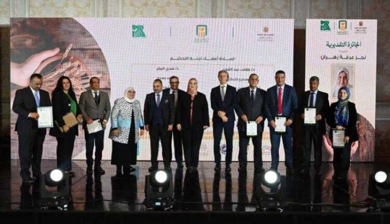 مؤسسة مصر الخير تكرّم البنك الأهلي المصري لدوره في خدمة المجال المجتمعي