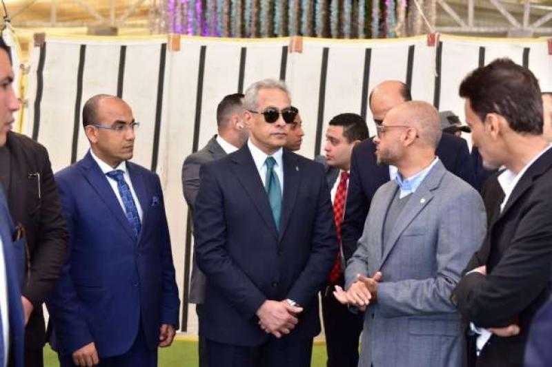وزير العمل يتابع اختبارات المرشحين لعمالة موسم الحج 2024