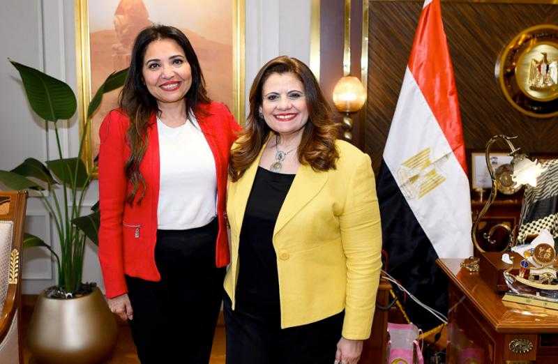 ”الهجرة” تبحث التعاون مع مدير برامج المسئولية المجتمعية بملف التدريب من أجل التوظيف