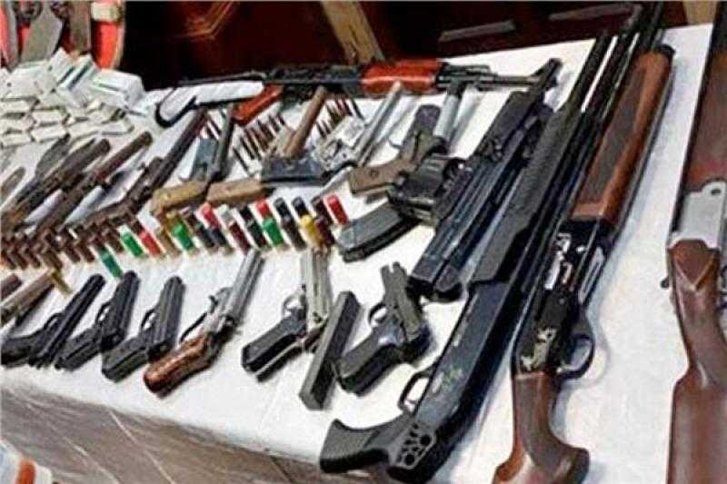 الداخلية تضبط 7 عصابات و197 قطعة سلاح ناري خلال يوم