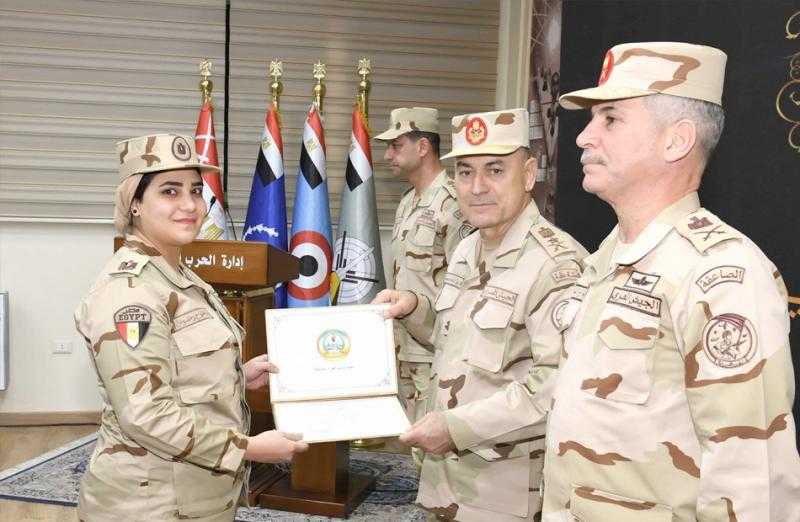رئيس أركان حرب القوات المسلحة يكرم المتميزين من أبناء القوات المسلحة