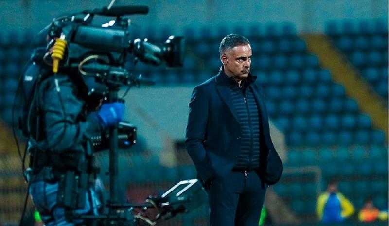 جوميز يطالب لاعبي الزمالك بغلق ملف الدوري والتركيز في الكونفدرالية