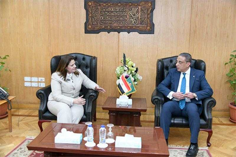 وزيرة الهجرة تصل الفيوم لبدء جولة بالمحافظة في إطار مبادرة «مراكب النجاة»