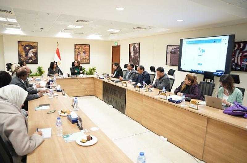 وزيرة التخطيط والتنمية الاقتصادية تتابع الموقف التنفيذي لمشروع تنمية الأسرة
