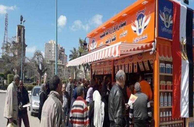 لليوم التاسع على التوالي.. إقبال مكثف على منافذ ”كلنا واحد” لشراء السلع المخفضة