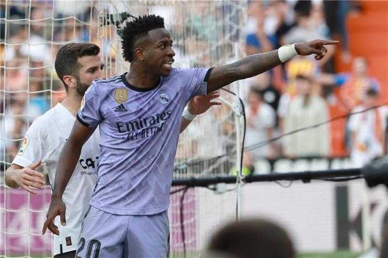 بيريز يرفض 130 مليون يورو لبيع فينيسيوس