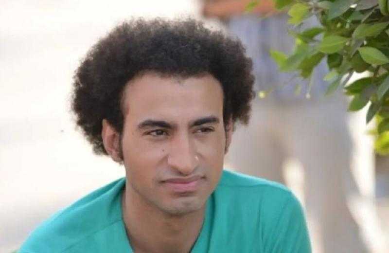 علي ربيع يروج لفيلمه ”على الماشي” قبل عرضه في عيد الفطر| صور