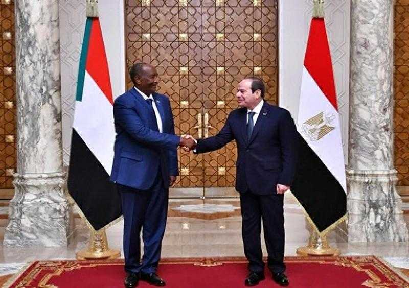 السيسي يؤكد لـ البرهان خصوصية العلاقات الأخوية التاريخية بين مصر والسودان