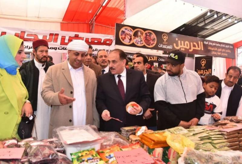 محافظة مطروح تنظم معرض أهلا رمضان لبيع السلع الغذائية والخضروات بأسعار مخفضة