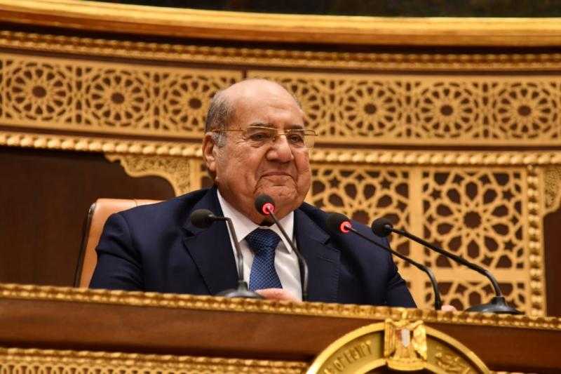 10 اقتراحات برغبة وطلبا مناقشة عامة علي مائدة الشيوخ