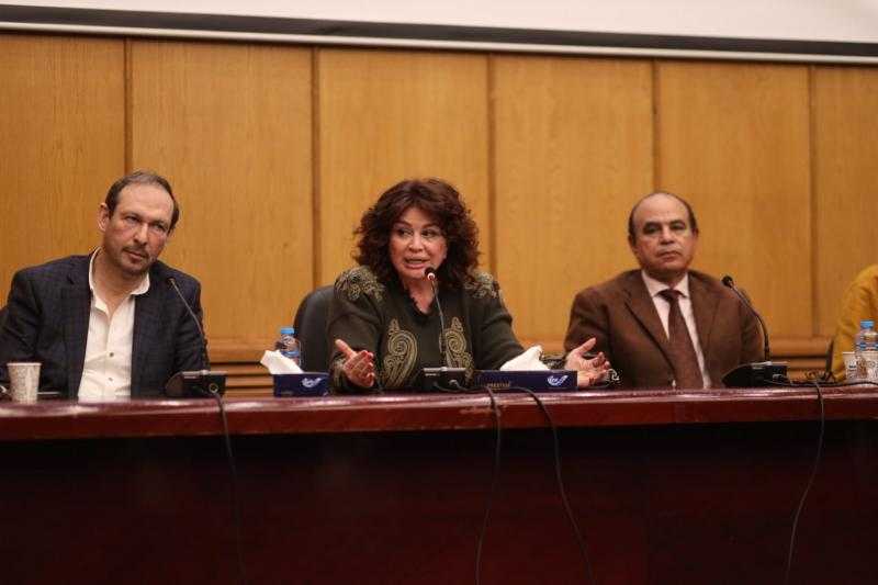 إلهام شاهين: الإبهار في المسرح أهم من المضمون