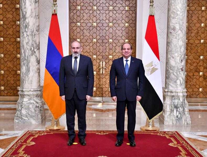 الموقع الرئاسي ينشر فيديو استقبال الرئيس السيسي لرئيس وزراء أرمينيا