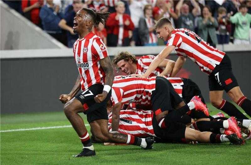 أرسنال يتصدر الدوري الإنجليزي بعد الفوز على برينتفورد