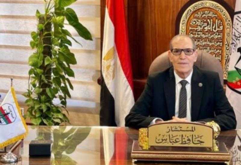 رئيس النيابة الإدارية يهنئ السيسي والقوات المسلحة وشعب مصر بذكرى تحرير سيناء