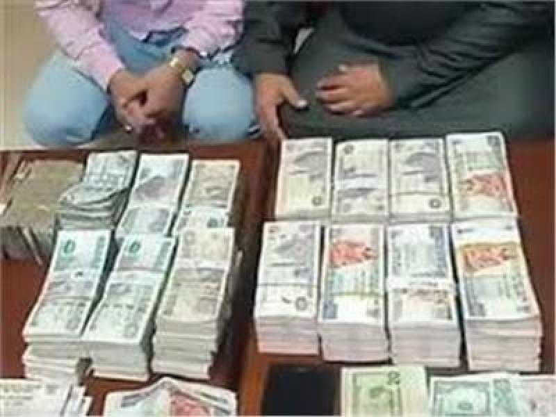 22 مليون جنيه حصيلة الاتجار فى العملة بالسوق السوداء خلال 24 ساعة