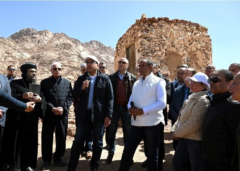 مدبولي يتفقد النُزل البيئي الجديد ومركز الزوار خلال جولته بمشروع تطوير موقع ”التجلي الأعظم”