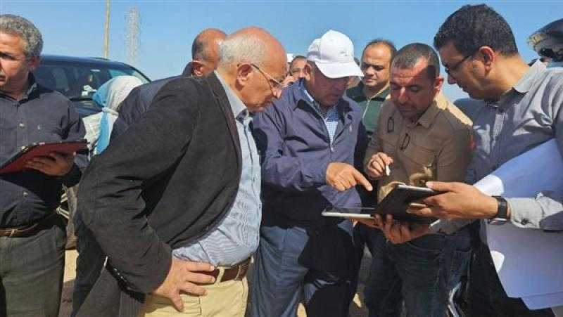 وزير النقل يتفقد مسار الخط الثالث من شبكة القطار الكهربائى السريع ( قنا / الغردقة / سفاجا )
