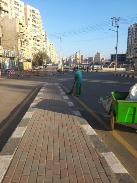 محافظ الغربية يتابع جهود الوحدات المحلية في النظافة ويشكر العمال في أول أيام رمضان