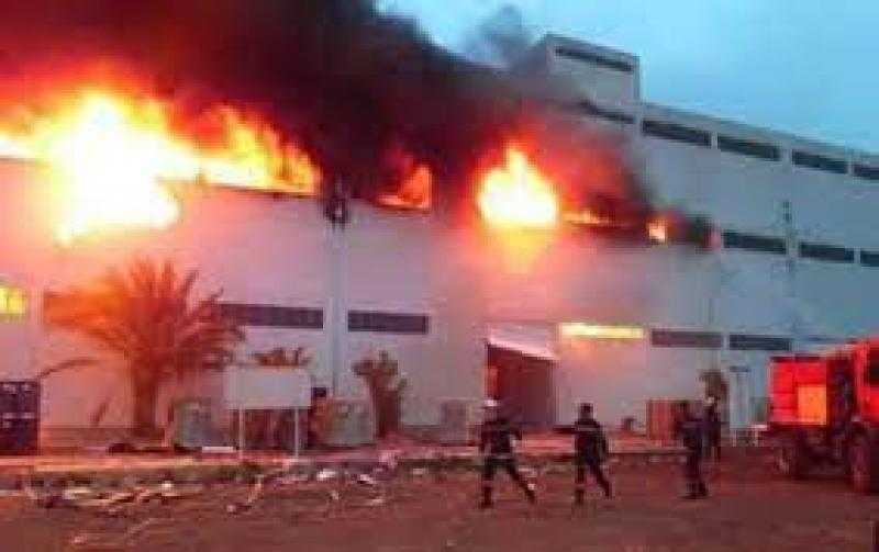 السيطرة على حريق مزرعة نخيل فى الواحات البحرية