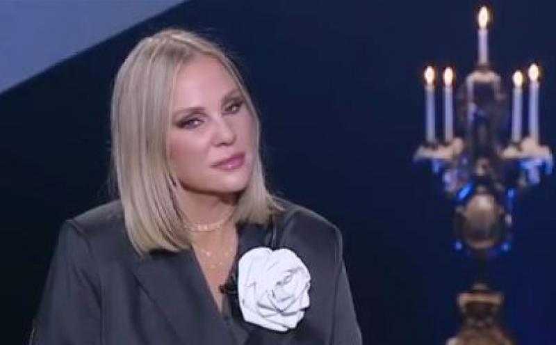 شيرين رضا تهاجم فنانة معتزلة لانتقادها ابنتها نور عمرو دياب‎:‎‏ مريضة نفسية وفاضية