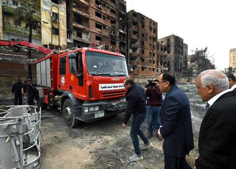 رئيس الوزراء يتفقد موقع حريق استديوهات الأهرام