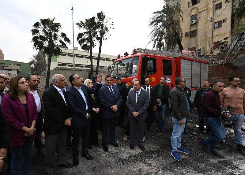 رئيس الوزراء: سنتحمل تكلفة إعادة الوضع كما كان قبل حريق استديوهات الأهرام.. صور