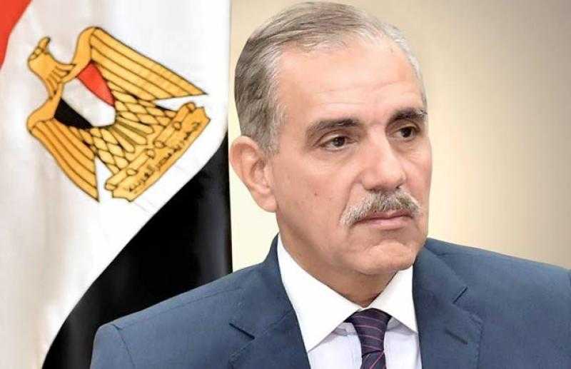 محافظ كفرالشيخ يتابع أعمال رصف الطرق بمركز الرياض