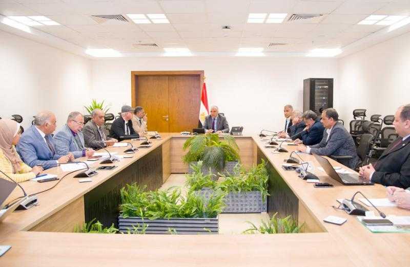 وزير الري يتابع الموقف التنفيذي لمشروعات تنمية سيناء| صور