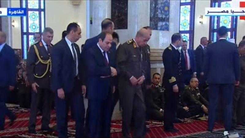 الرئيس السيسي يؤدي صلاة الجمعة من مسجد المشير طنطاوي