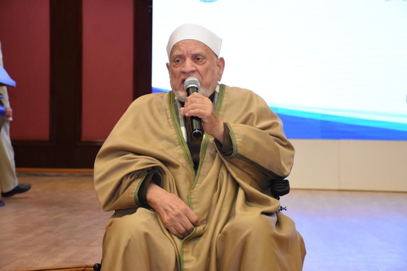 أحمد عمر هاشم يكشف علامات ليلة القدر وسبب إخفاء موعدها