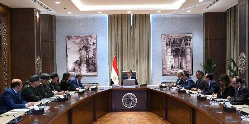 الحكومة تعلن بدء إجراءات توفير مخزون إستراتيجي من السلع الأساسية لضبط الأسواق