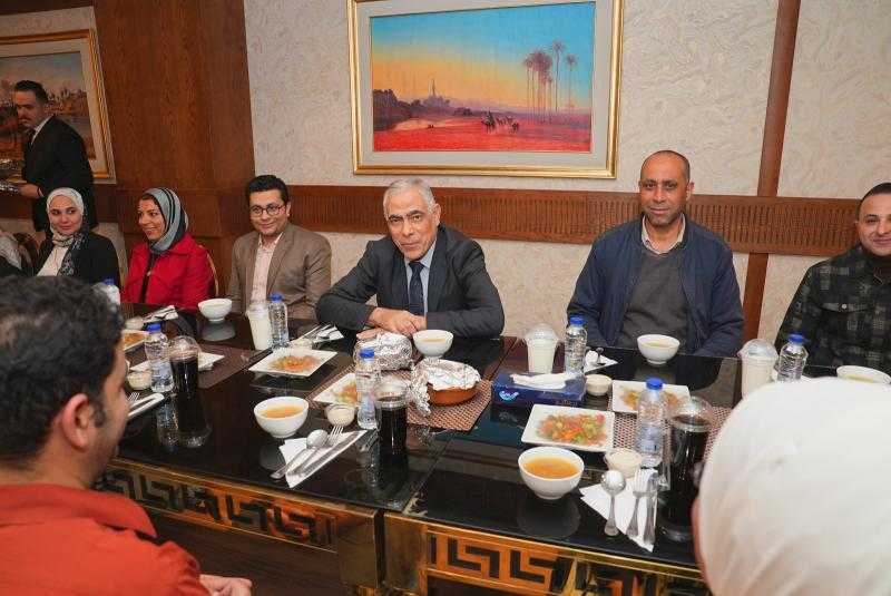 النائب العام يشهد إفطار رمضان مع موظفي النيابة العامة.. صور