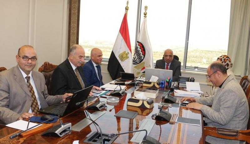 وزير قطاع الأعمال العام يستعرض خطة تطوير فروع التجارة الداخلية بالتعاون مع القطاع الخاص