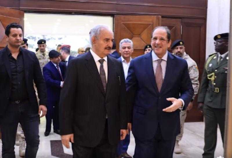 المشير حفتر يستقبل رئيس المخابرات العامة المصرية في بنغازي
