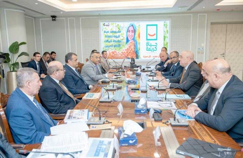 وزيرا الإسكان والإنتاج الحربي يتابعان تنفيذ مشروعات المياه والصرف بـ ”حياة كريمة”
